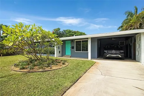 221 NW 38th Street Oakland Park FL 33309