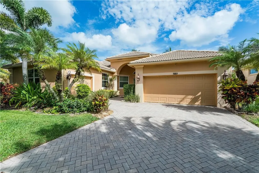5165 NW 74th Place Coconut Creek FL 33073