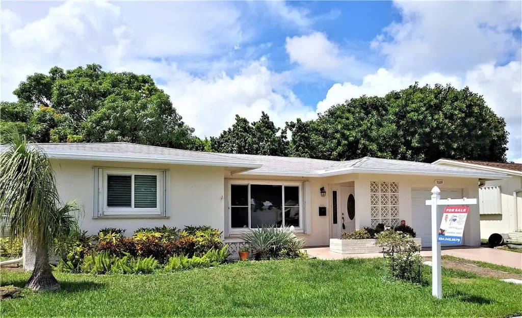5009 NW 49th Road Tamarac FL 33319