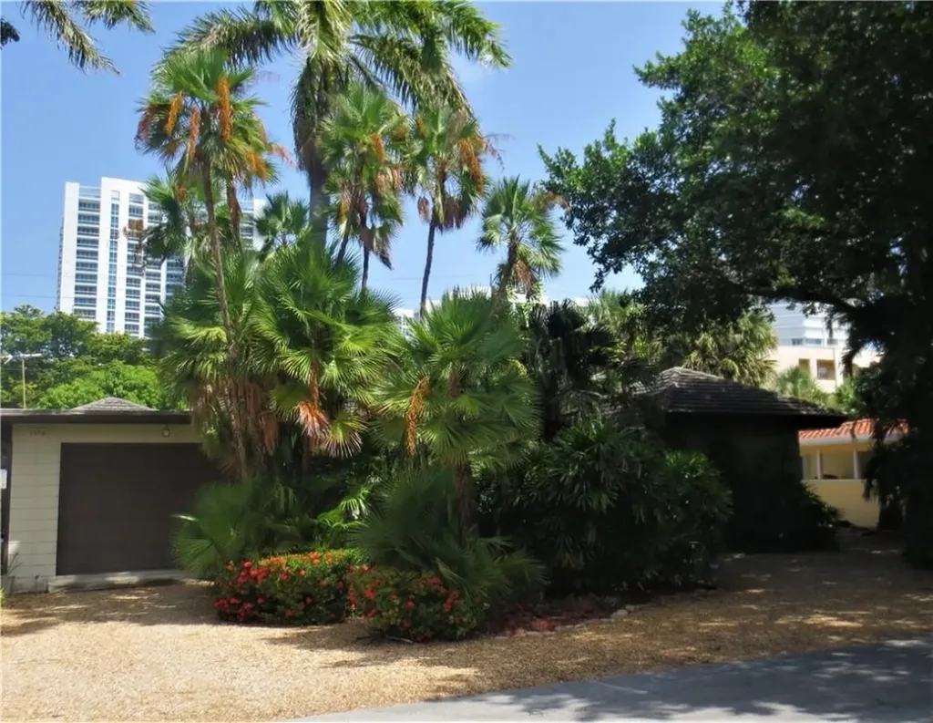 1596 Bel Air Avenue Pompano Beach FL 33062
