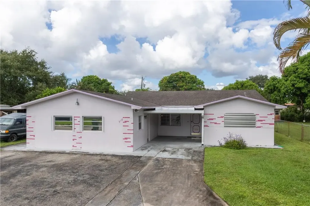 318 SW 67th Terrace Pembroke Pines FL 33023