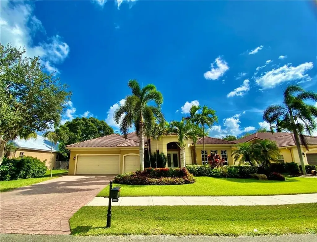 8126 N Savannah Circle Davie FL 33328