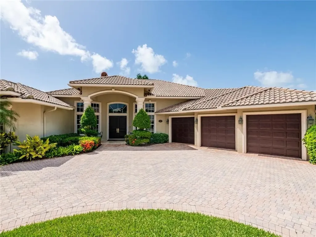 2412 NE 27th Street Lighthouse Point FL 33064