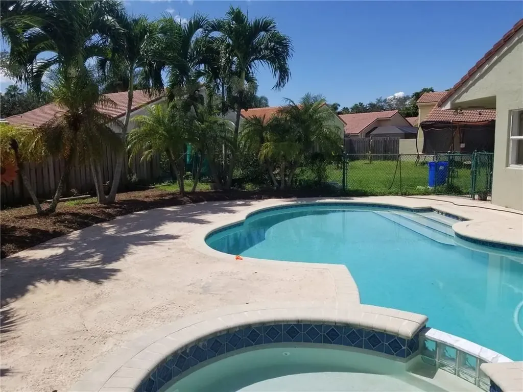 12734 NW 11th Place Sunrise FL 33323