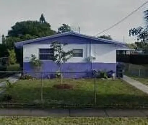 4221 SW 21st Street West Park FL 33023