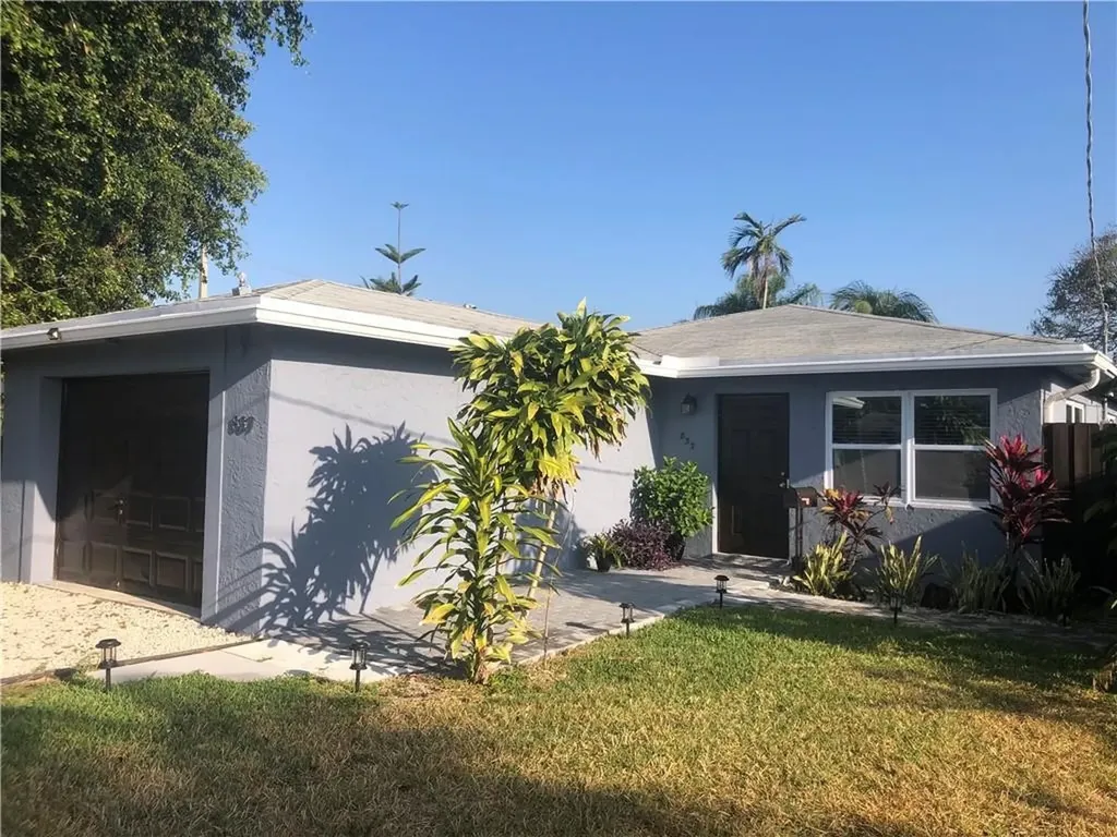 837 NE 34th Street Oakland Park FL 33334