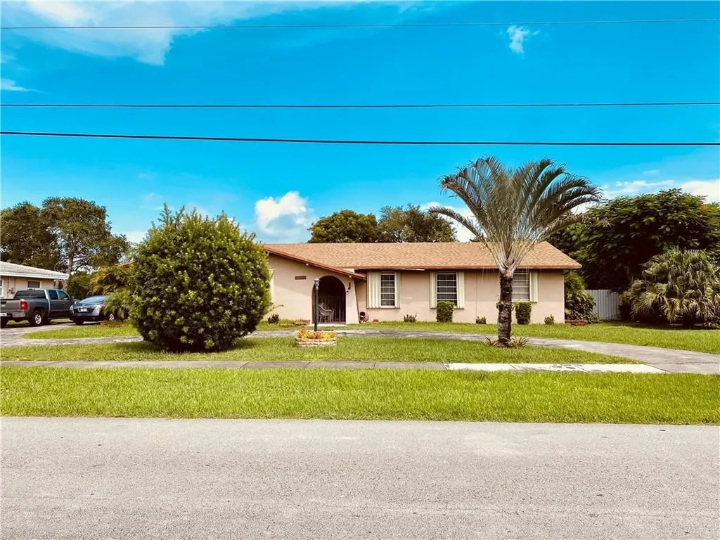 15605 Palmetto Lake Drive Miami FL 33157