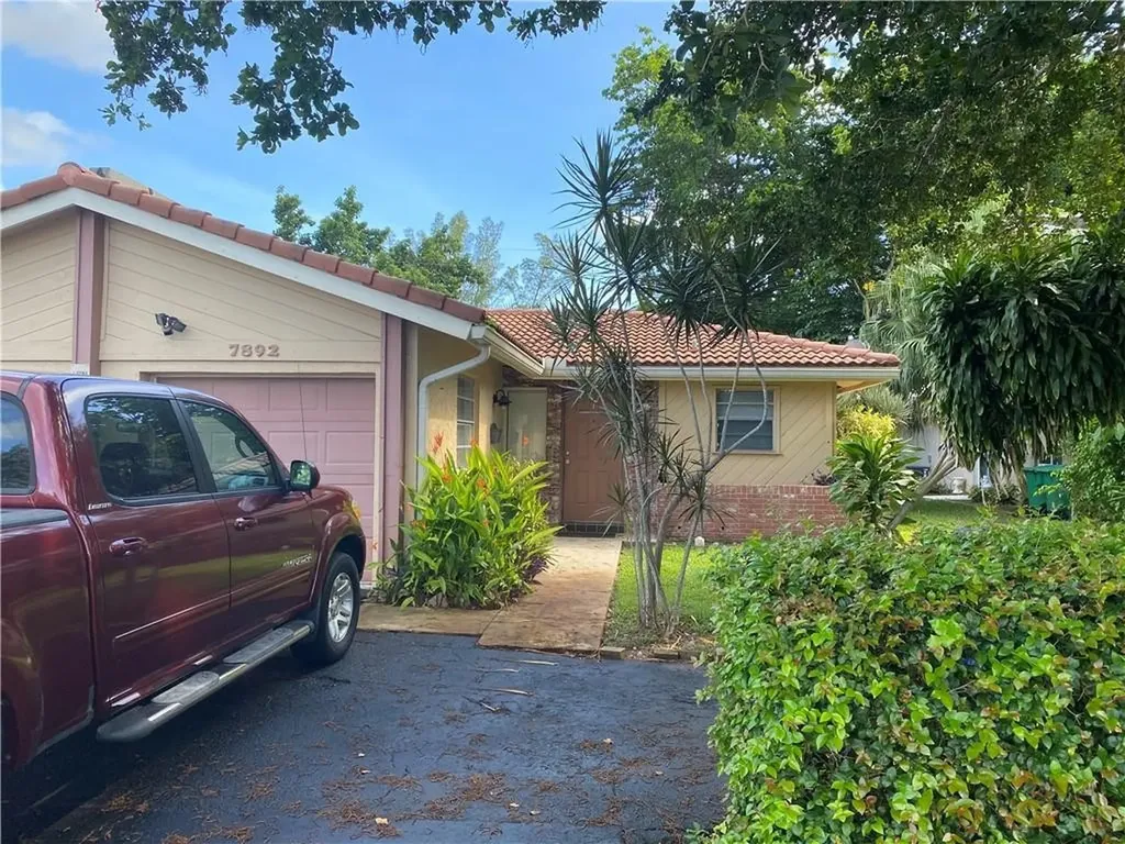 7892 NW 44th Court Coral Springs FL 33065
