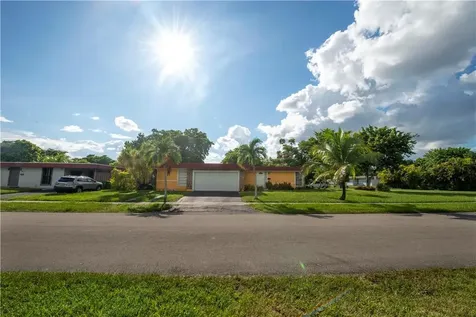 7815 NW 71 Avenue Tamarac FL 33321