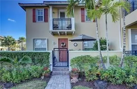 4672 Acadian Trail Coconut Creek FL 33073