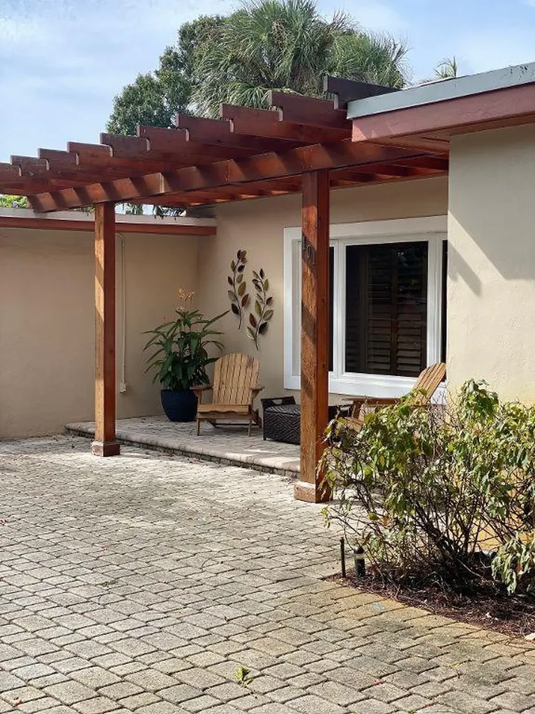 401 NW 21st Court Wilton Manors FL 33311