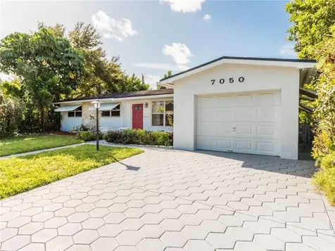 7050 SW 5th Court Pembroke Pines FL 33023
