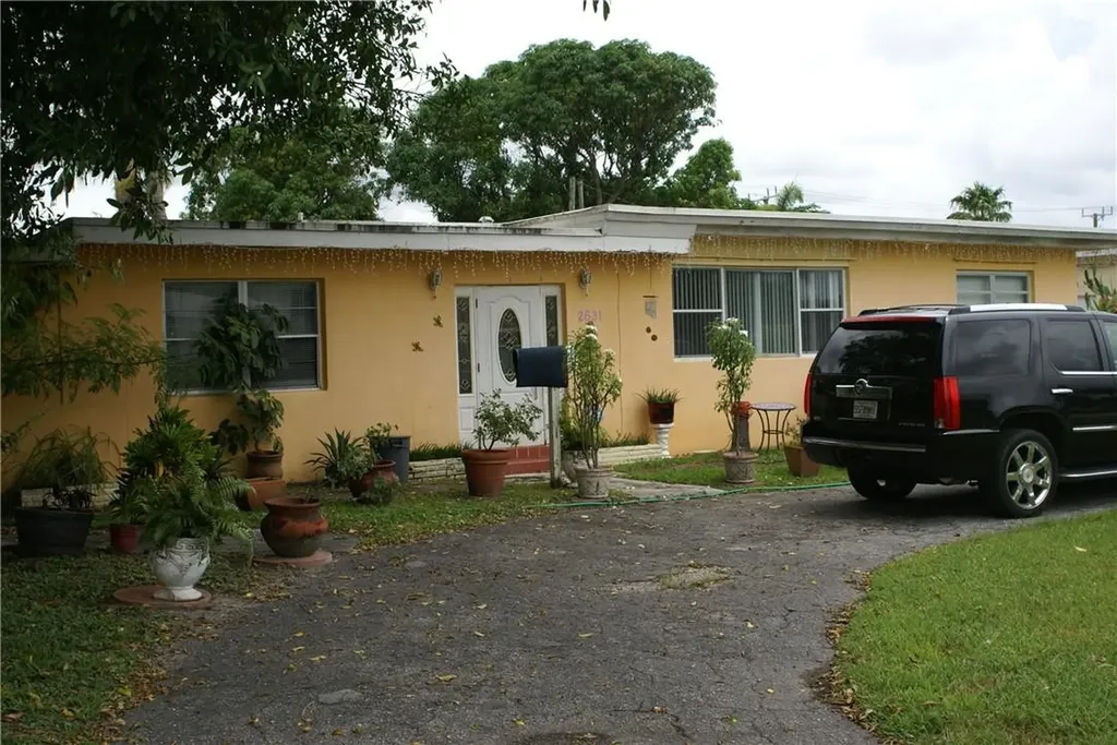 2631 Jackson Street Hollywood FL 33020