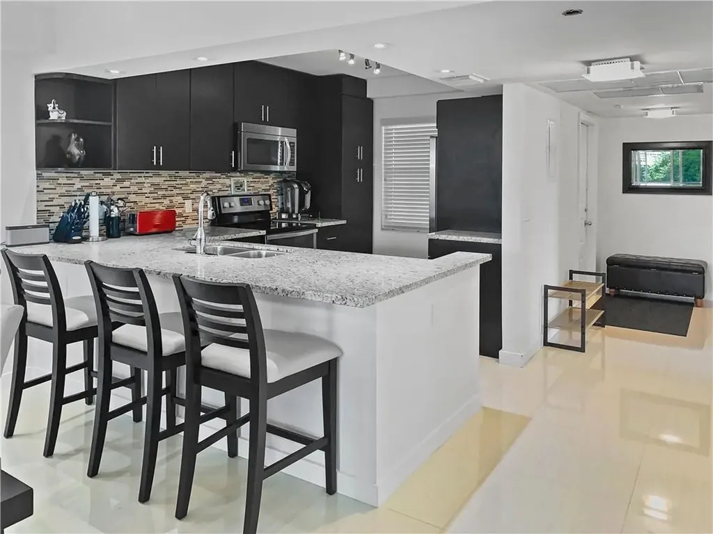 4015 W Palm Aire Drive Pompano Beach FL 33069