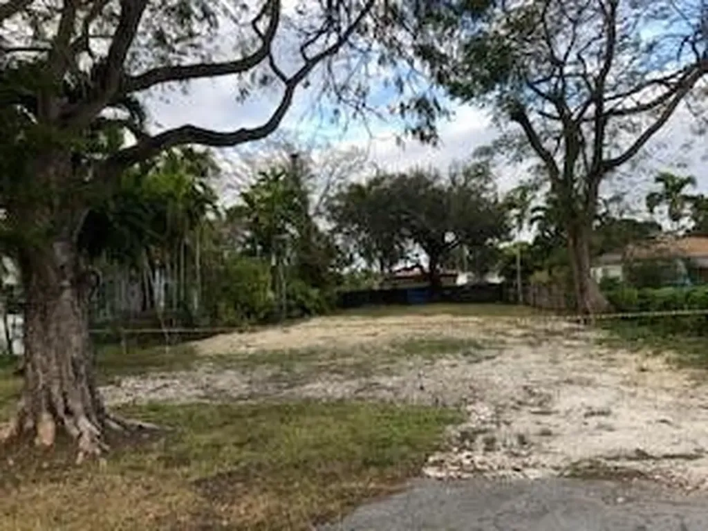 6355 SW 28th Street Miami FL 33155