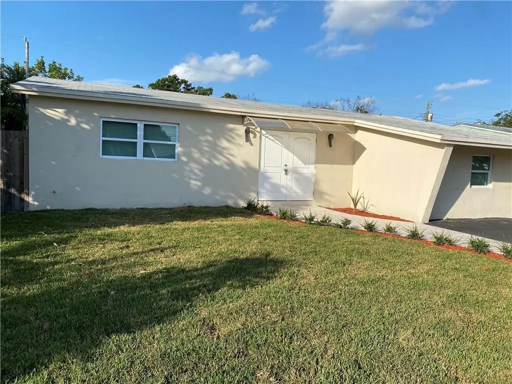 6821 Scott Street Hollywood FL 33024