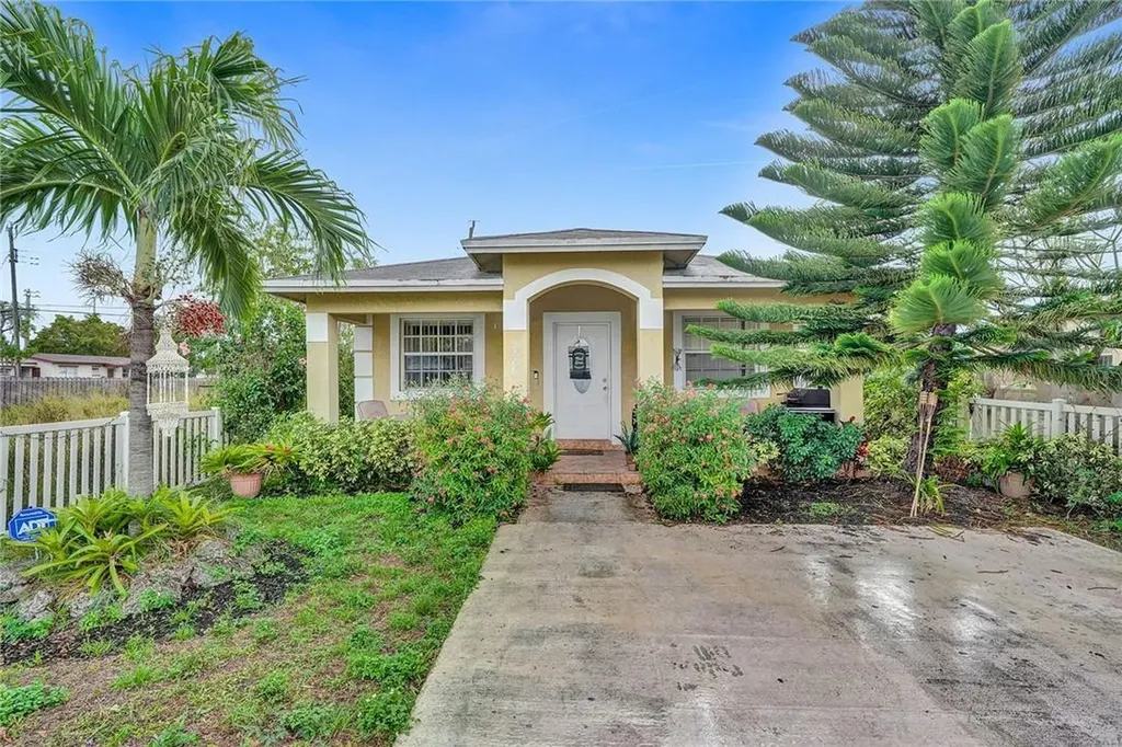 2228 Hope Street Hollywood FL 33020