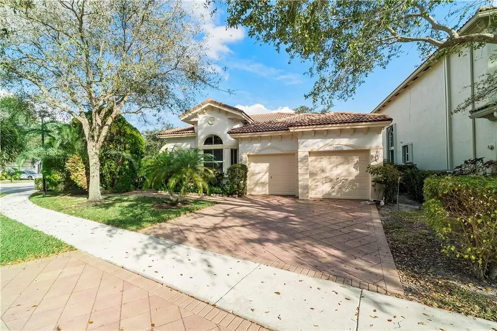 5877 NW 125th Terrace Coral Springs FL 33076