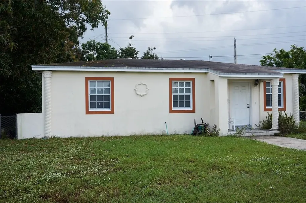 18940 NW 6th Court Miami FL 33169