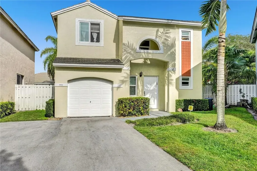 9880 NW 2nd Street Plantation FL 33324