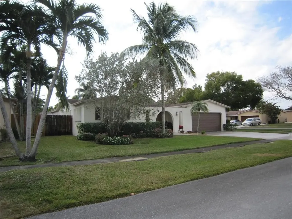 10544 NW 4th Street Plantation FL 33324
