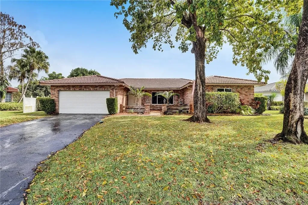 459 NW 99th Way Coral Springs FL 33071