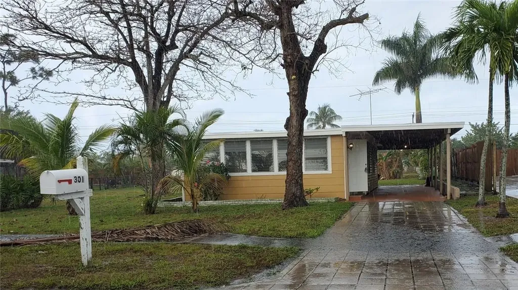 301 Fleming Avenue Greenacres FL 33463