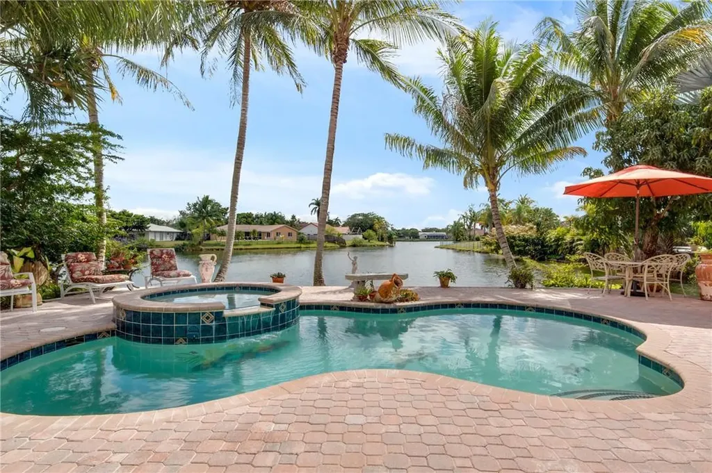 9530 NW 16th Street Plantation FL 33322