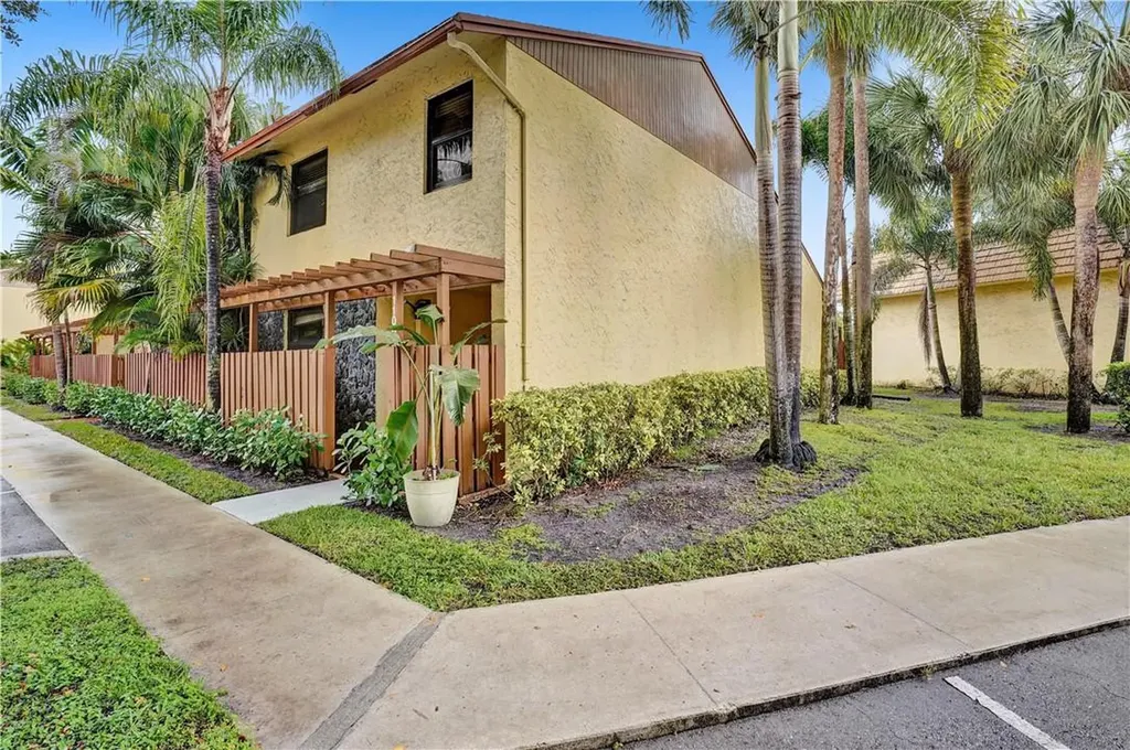 1100 NW 79th Drive Plantation FL 33322