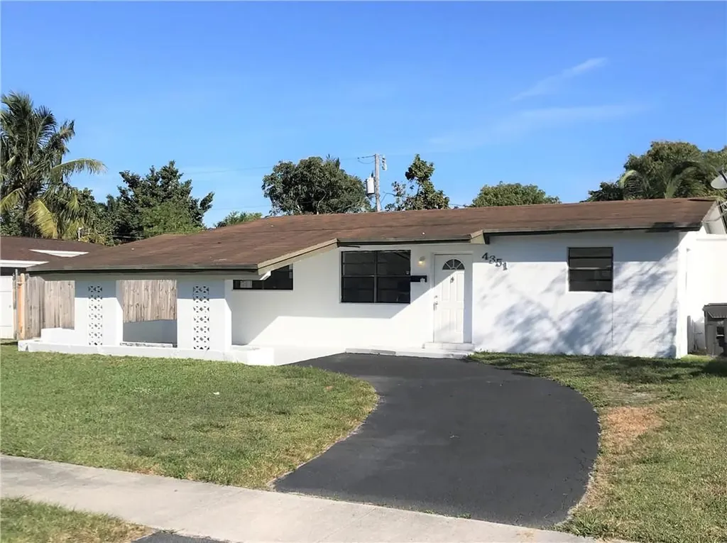 4351 NW 34th Street Lauderdale Lakes FL 33319