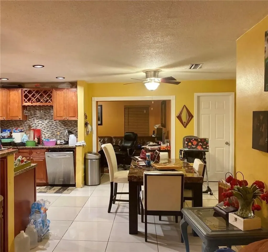 8201 NW 22nd Place Sunrise FL 33322