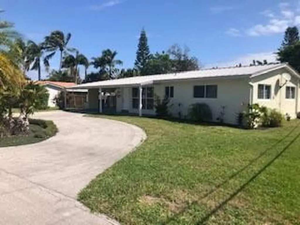 1810 SW 2nd Avenue Pompano Beach FL 33060