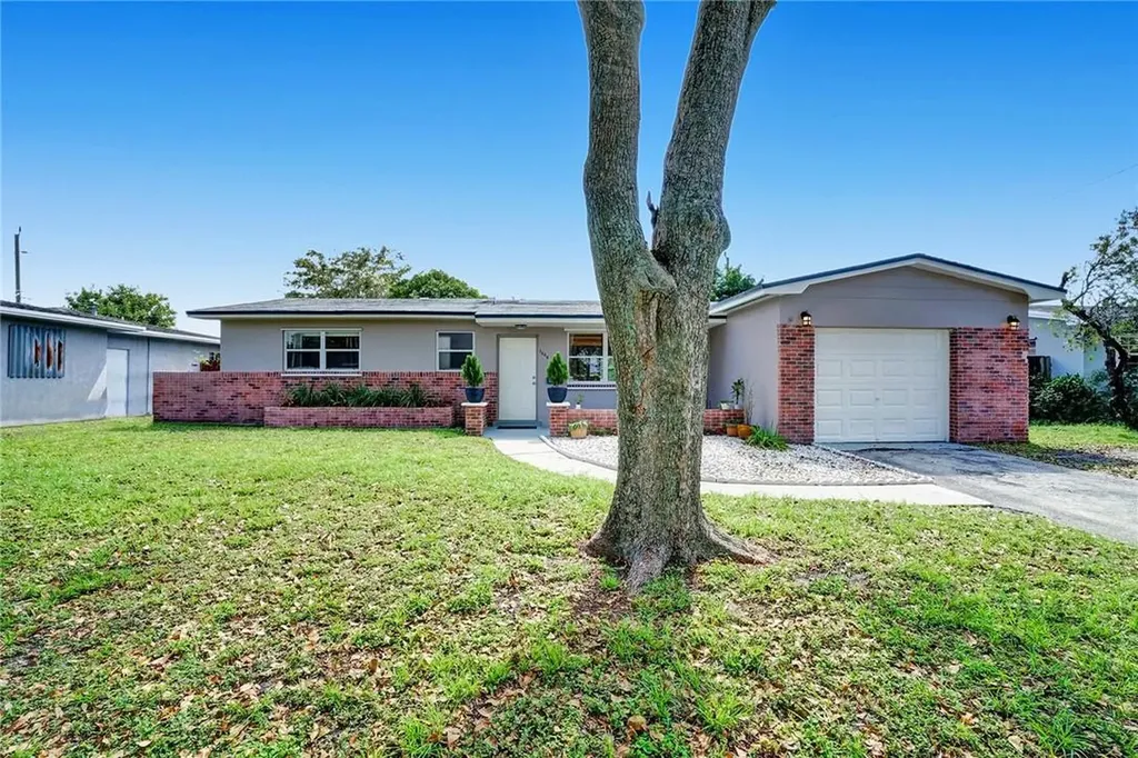 7620 NW 3rd Street Pembroke Pines FL 33024