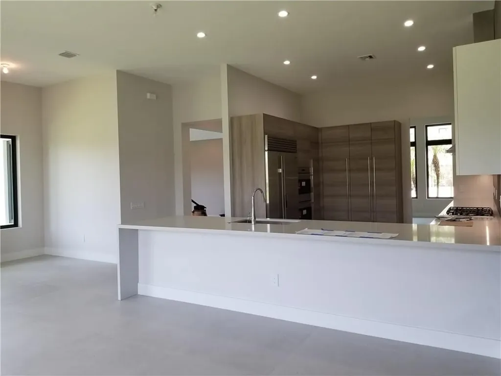 5716 Ashwood Circle Hollywood FL 33312
