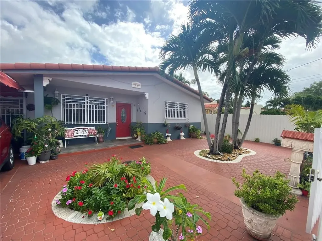1639 NW 29th Avenue Miami FL 33125