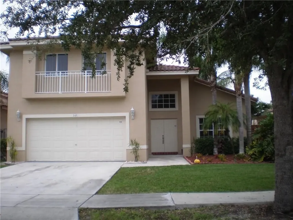 245 Via Milan Terrace Davie FL 33325