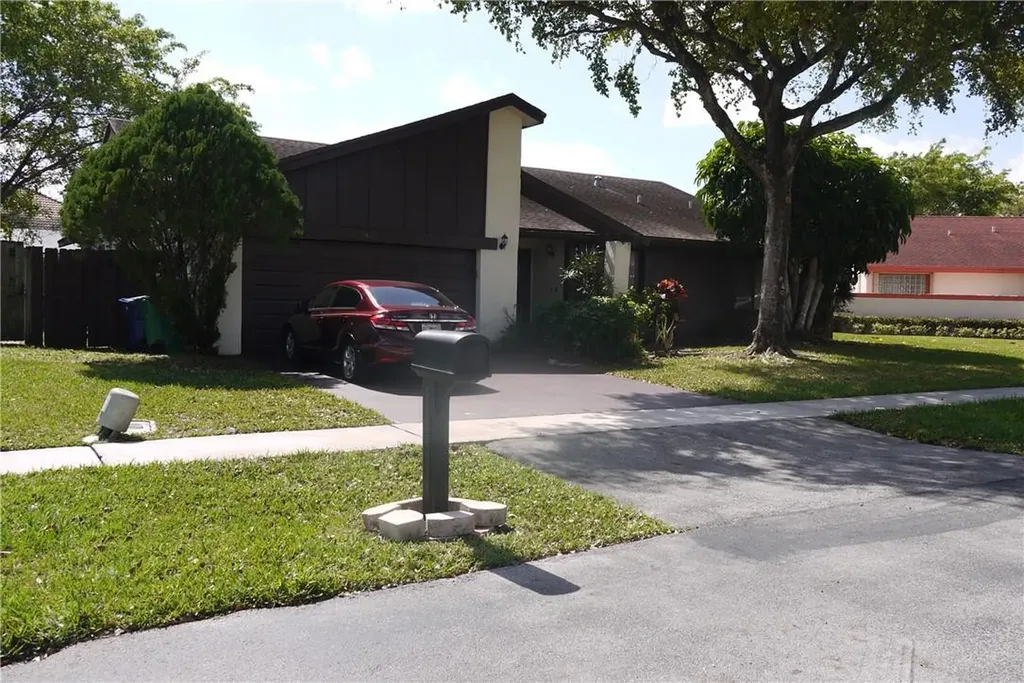 7480 NW 41st Court Lauderhill FL 33319