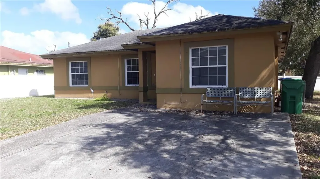 8409 NW 15th Avenue Miami FL 33147