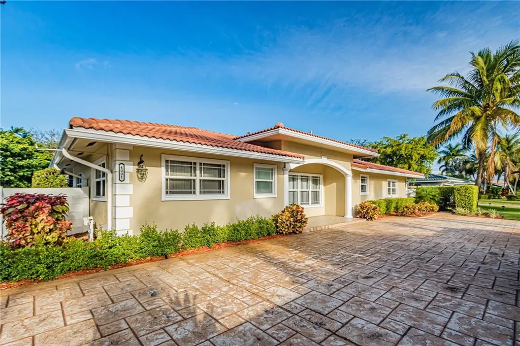 4001 NE 23rd Avenue Lighthouse Point FL 33064