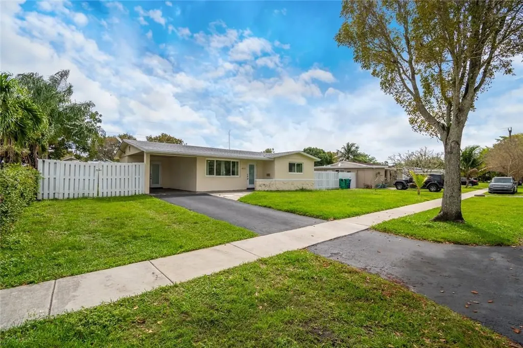 4972 SW 92nd Avenue Cooper City FL 33328