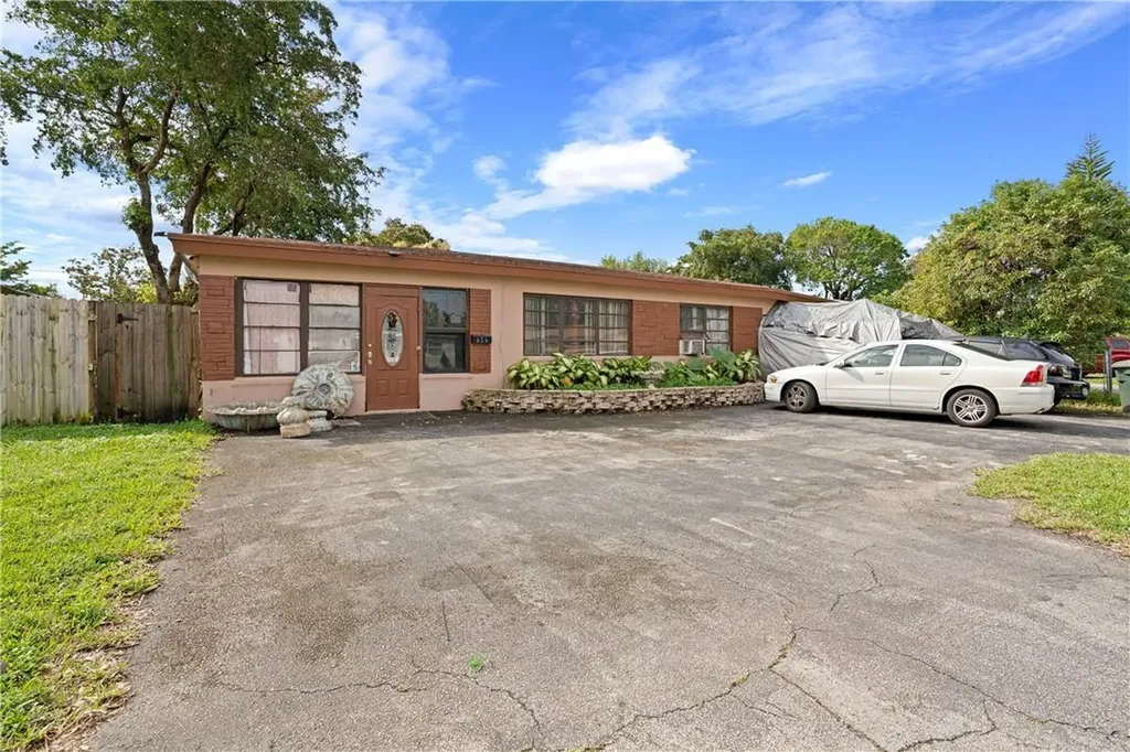 615 SW 4th Court Hallandale Beach FL 33009