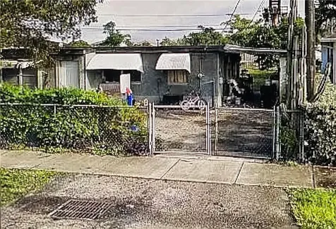 4217 SW 18th Street West Park FL 33023