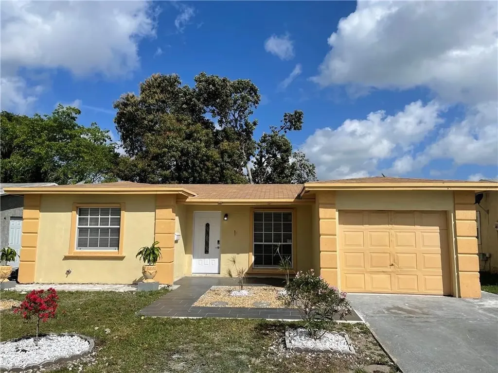 6221 SW 9th Street North Lauderdale FL 33068