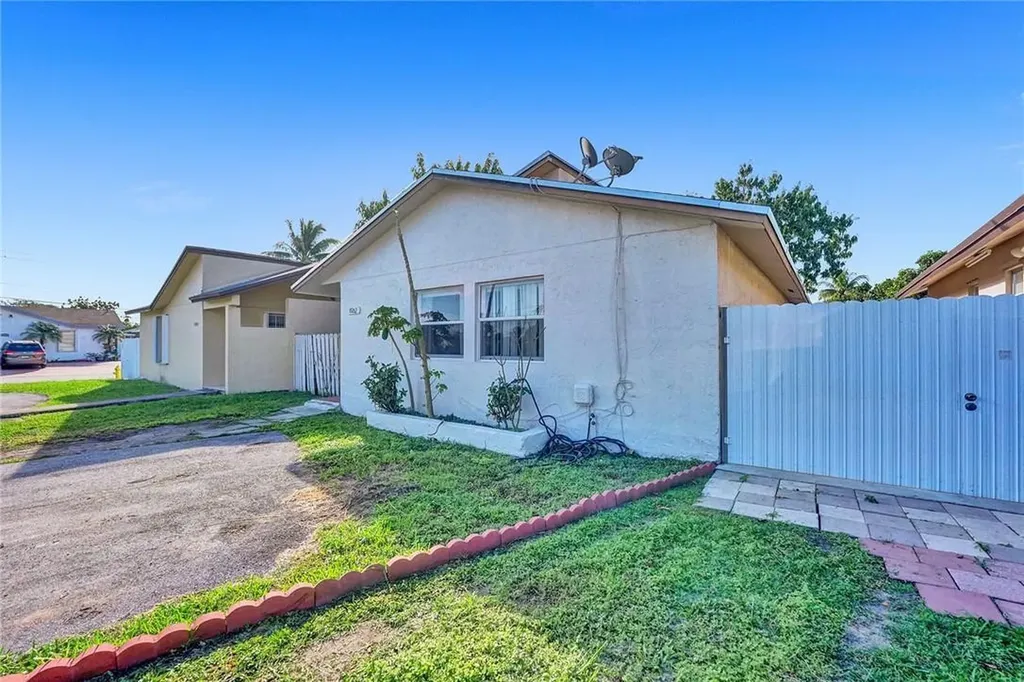 15242 SW 112th Court Miami FL 33157