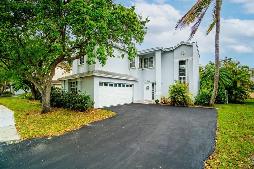 10687 Lago Welleby Drive Sunrise FL 33351