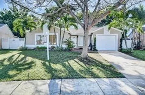 18937 Cloud Lake Circle Boca Raton FL 33496