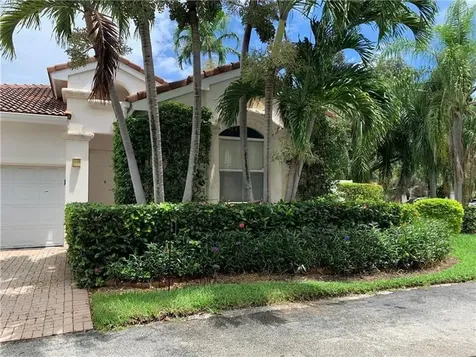 1055 Pin Oak Street Hollywood FL 33019
