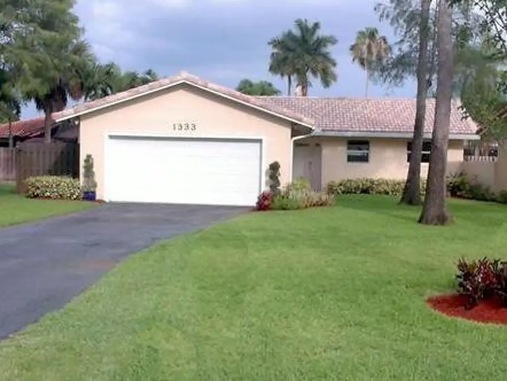 1333 NW 87th Avenue Coral Springs FL 33071
