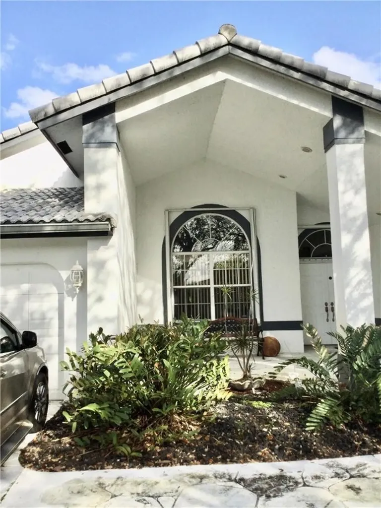 5329 NW 107th Avenue Coral Springs FL 33076