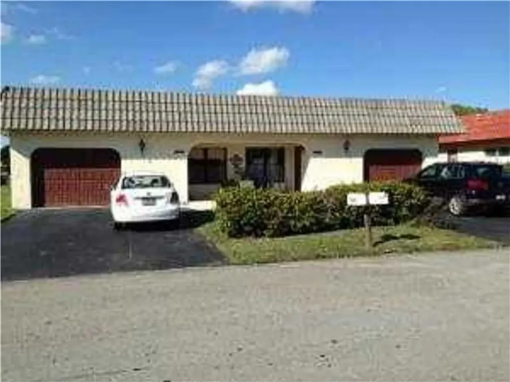 7813 NW 70th Court Tamarac FL 33321